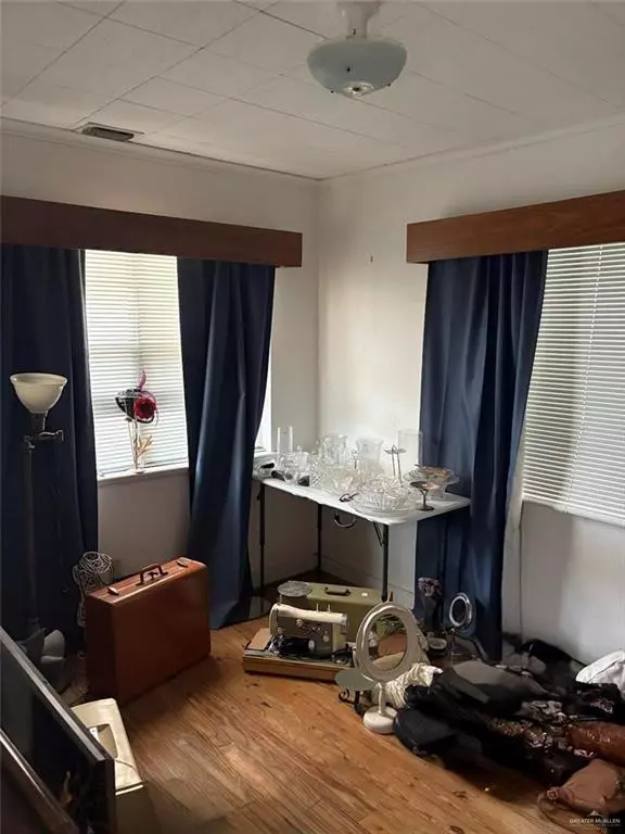 Donna, TX 78537,317 S 7th ST S