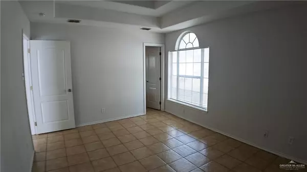 Edinburg, TX 78541,815 N Cross LN