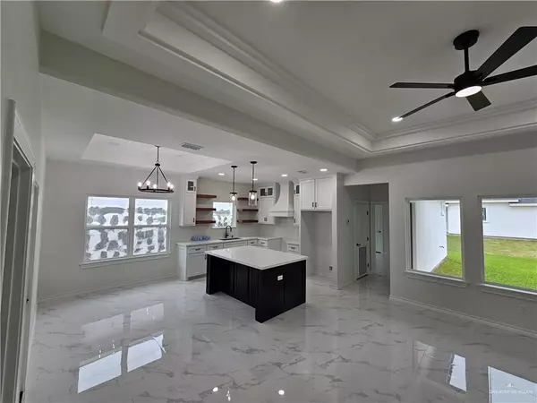 Edinburg, TX 78542,5905 N Pedaso Del Sol N