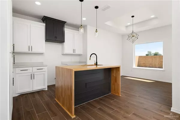 Elsa, TX 78543,304 N Leon AVE