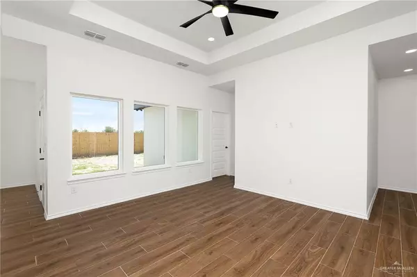 Elsa, TX 78543,304 N Leon AVE