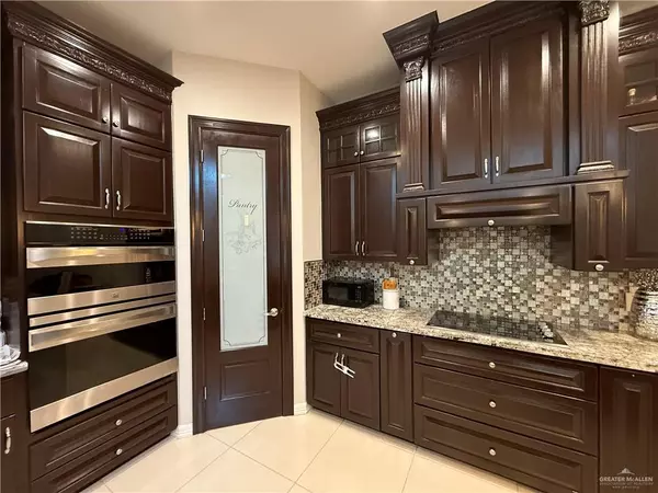 Edinburg, TX 78542,5409 San Roman Terrance