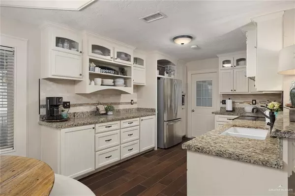 Mercedes, TX 78570,425 Mockingbird LN