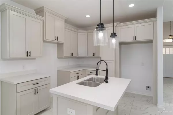 Elsa, TX 78543,332 N Leon AVE