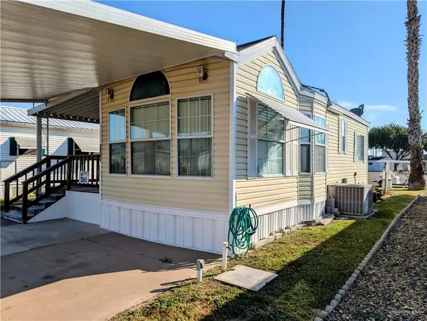 205 Bobolink CIR N, Palmview, TX 78572