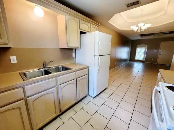 Edinburg, TX 78541,2402 Tahiti DR #2