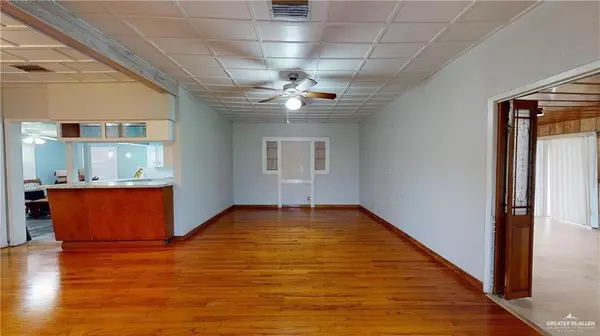 Donna, TX 78537,402 S Main ST