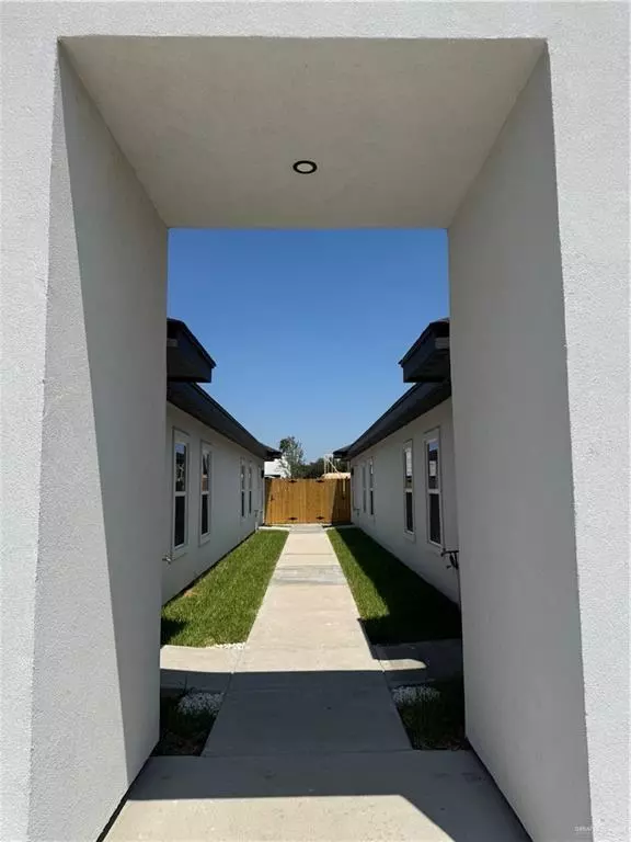 Mission, TX 78572,2101 Selena ST #4