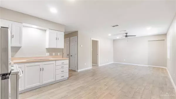 Mcallen, TX 78503,712 W Toronto AVE #4