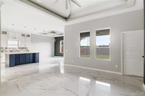 Weslaco, TX 78596,608 Tierra Prometida ST