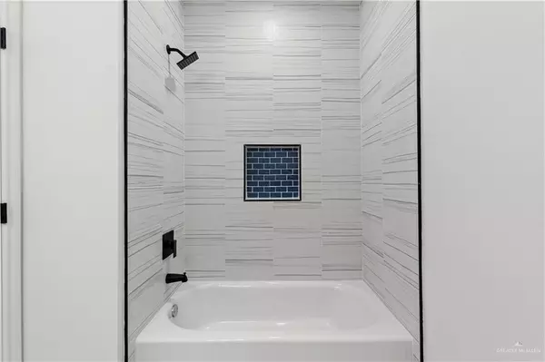 Combes, TX 78550,17993 Redwood ST