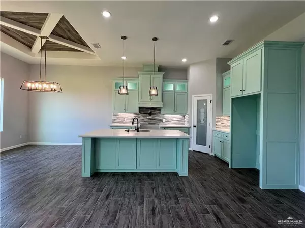 Mission, TX 78573,1009 Magnolia ST