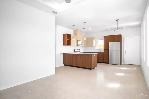 Edinburg, TX 78541,700 N Alexandrite AVE #4