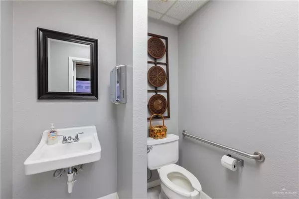 Mcallen, TX 78503,110 E Savannah AVE #102,103,104