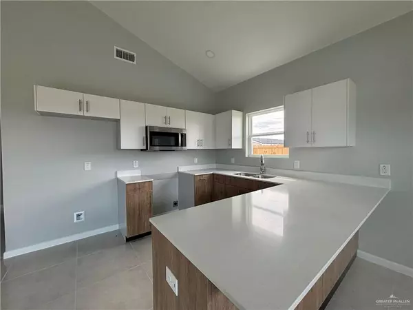 Weslaco, TX 78596,612 Oriole RD #3