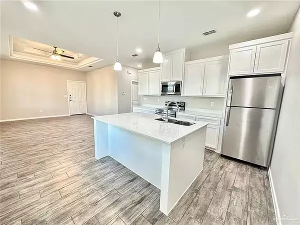 Weslaco, TX 78596,1408 Vani DR #4