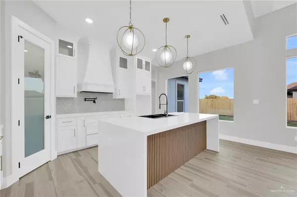 Mission, TX 78574,902 Ramirez ST