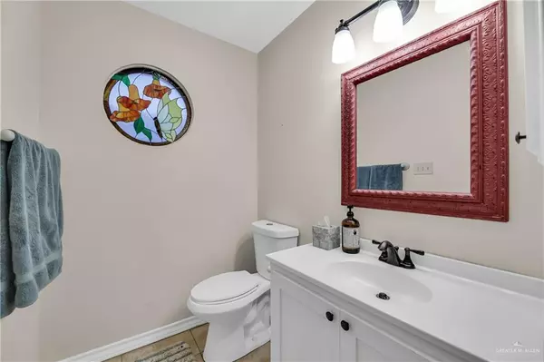 Alamo, TX 78516,912 Palm DR