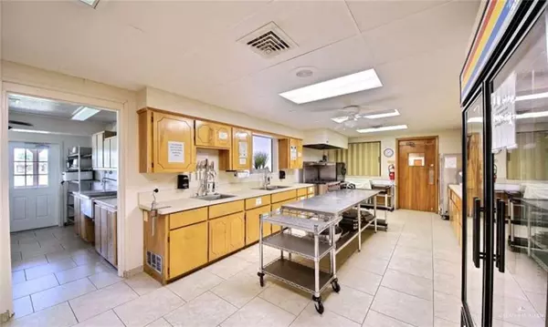 Alamo, TX 78516,912 Palm DR