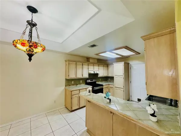 Mcallen, TX 78504,7513 N 40th ST