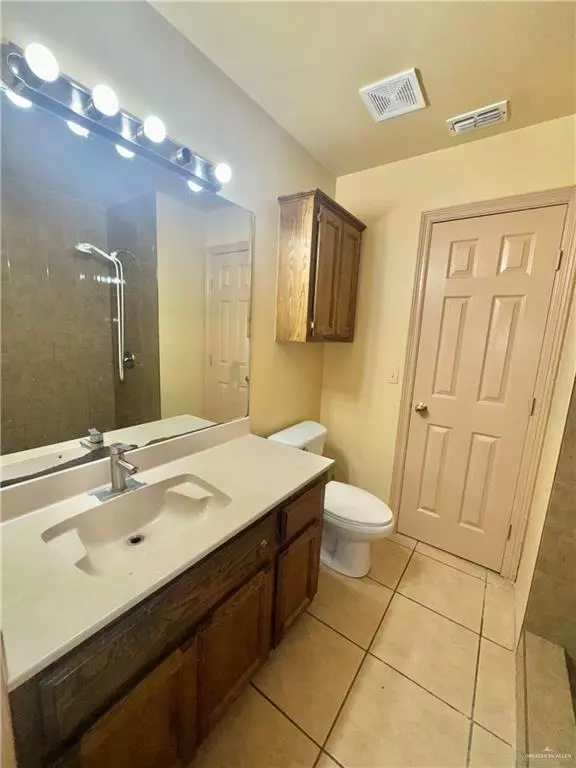 Pharr, TX 78577,901 Caffery AVE #8