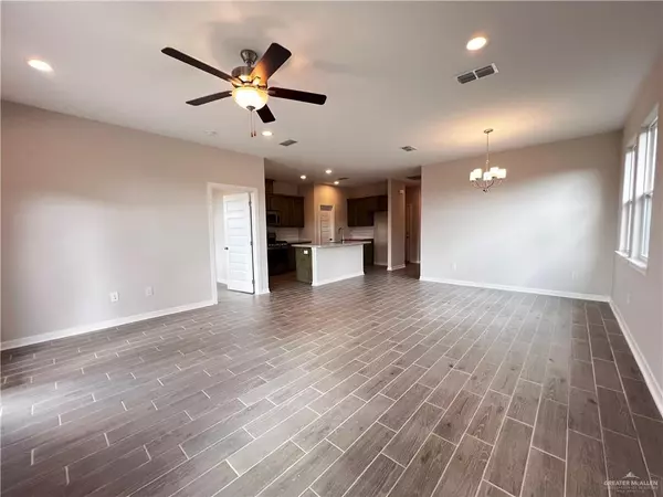 Mission, TX 78572,829 S Templo Dorado ST