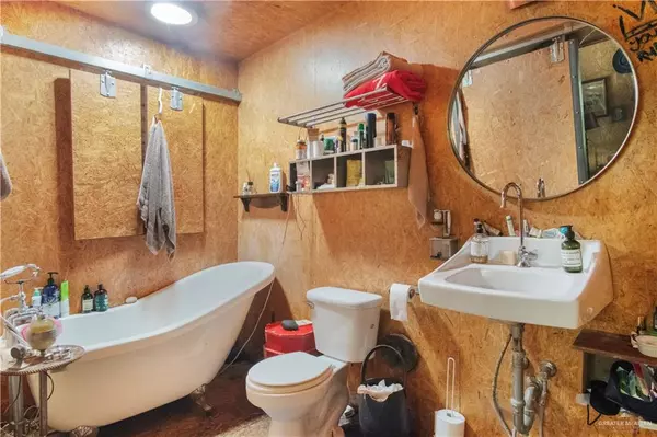 Mcallen, TX 78501,1321 N 8th ST