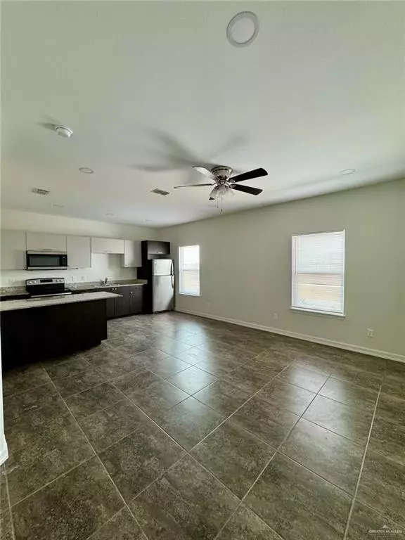 Elsa, TX 78543,300 Sylvia Handy ST #215