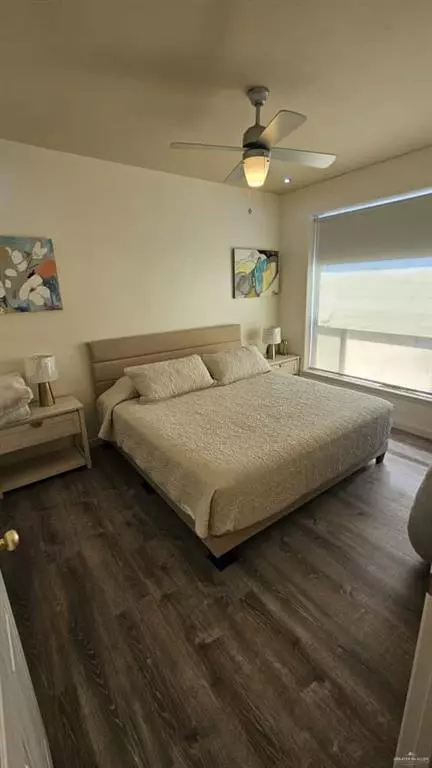 Mission, TX 78572,813 Travis ST #210