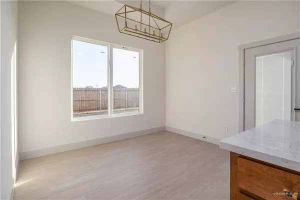 Edinburg, TX 78542,3552 Satelite ST