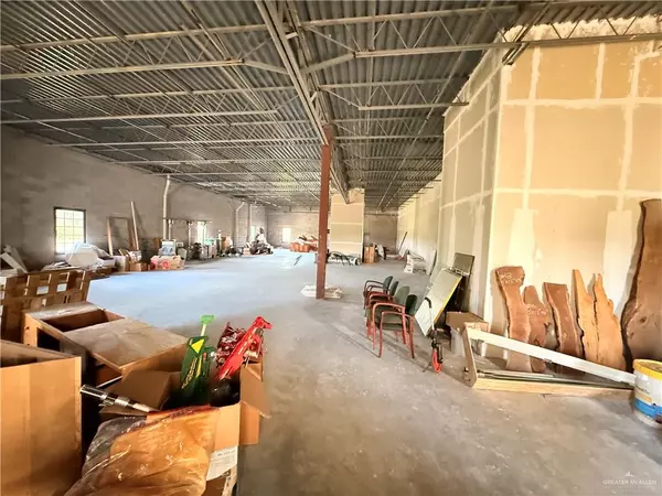 Mission, TX 78572,1022 E Griffin Pkwy #205 (Partial) & 206