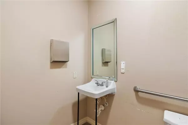 Edinburg, TX 78542,725 S Raul Longoria RD #C