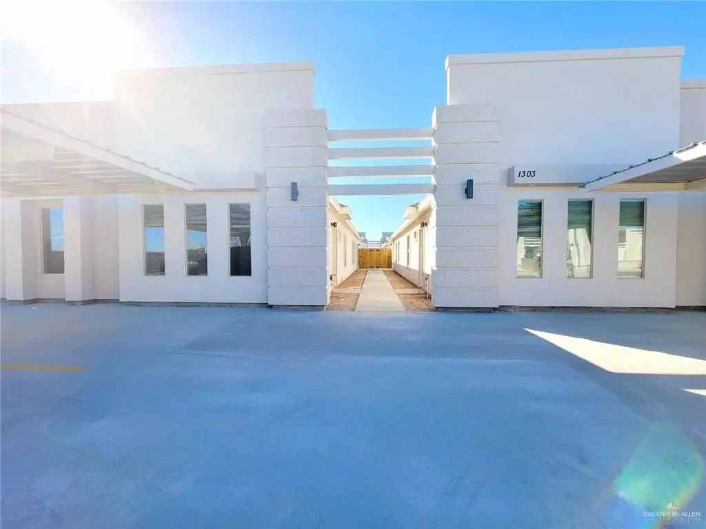 Mercedes, TX 78570,1006 E Starr RD #A