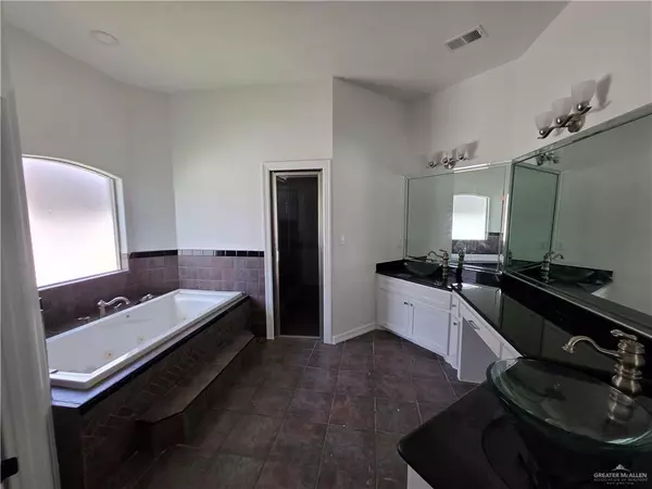 Weslaco, TX 78596,513 Mi Vida ST