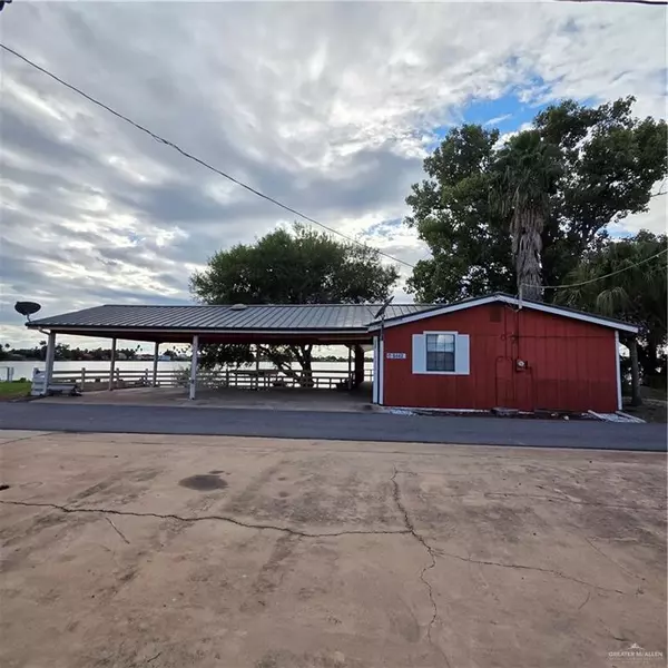 8442 Lago Vista DR, Edcouch, TX 78538