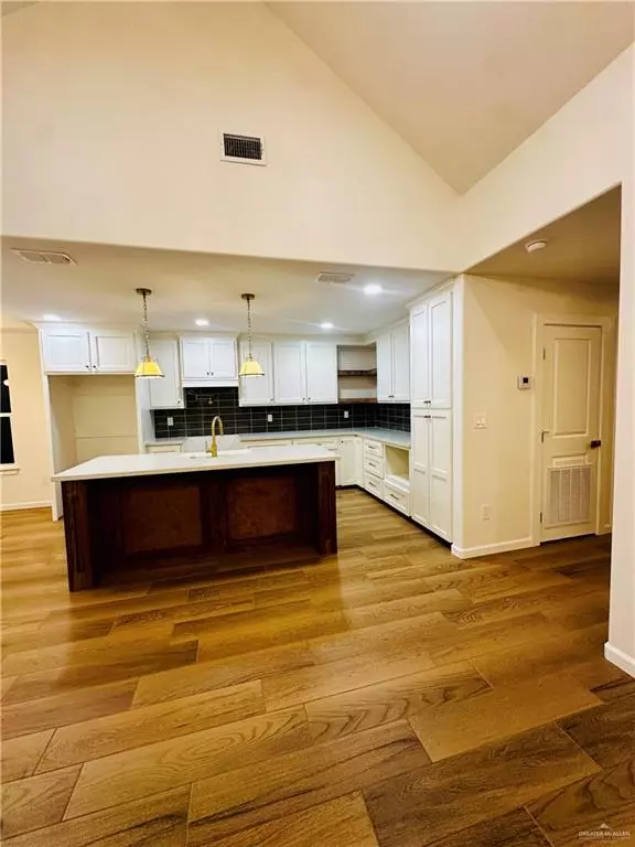 Weslaco, TX 78596,2482 Verona