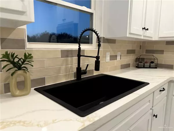 Edinburg, TX 78542,5917 N Playa Del Sol ST