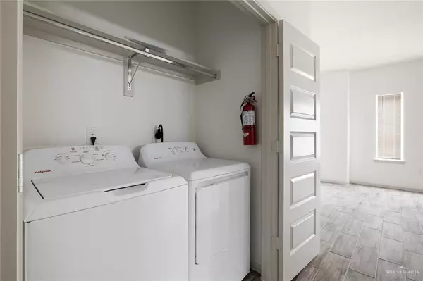 Alamo, TX 78516,1020 Palm DR #1