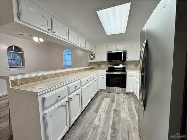 Mission, TX 78572,1721 Highland Park AVE