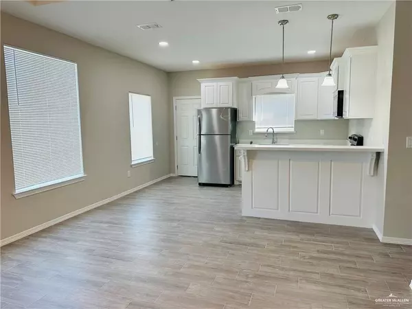 Weslaco, TX 78596,1614 Playa DR #2