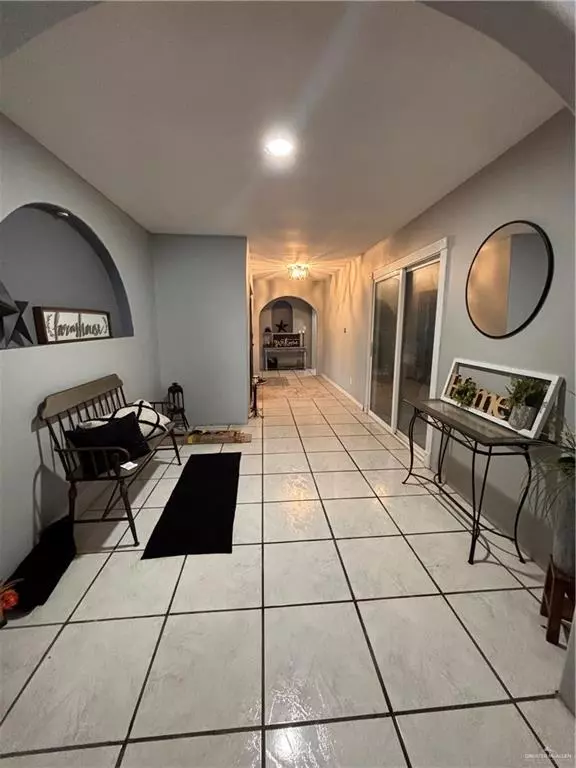 Mission, TX 78572,858 S La Homa RD