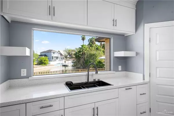 La Joya, TX 78560,513 N Kika De La Garza BLVD