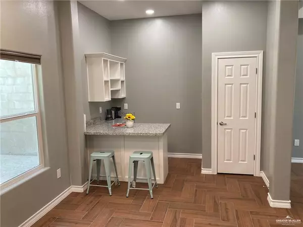 Mcallen, TX 78503,2103 S 6th ST