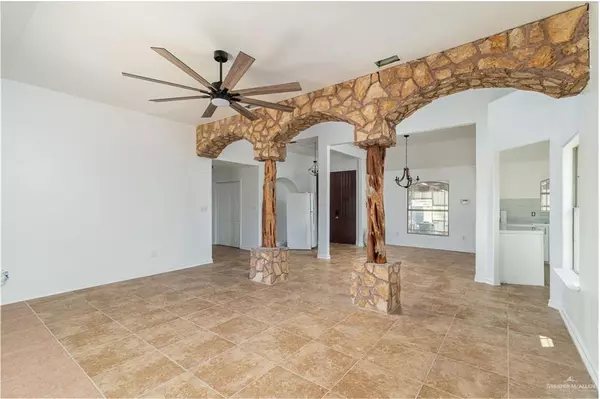 Mission, TX 78574,8403 Tornillo ST