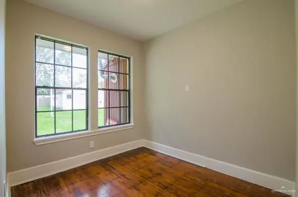 Mcallen, TX 78501,1112 N 16th ST