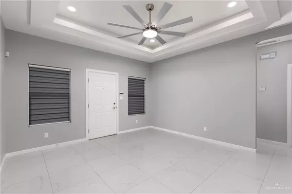 Alamo, TX 78589,917 E Deluxe ST #C