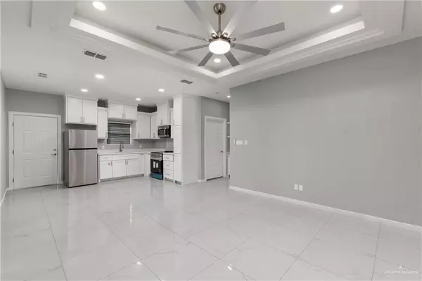 Alamo, TX 78589,917 E Deluxe ST #C