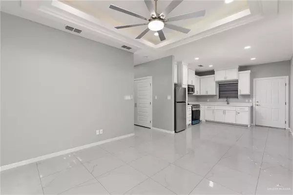 Alamo, TX 78589,917 E Deluxe ST #B