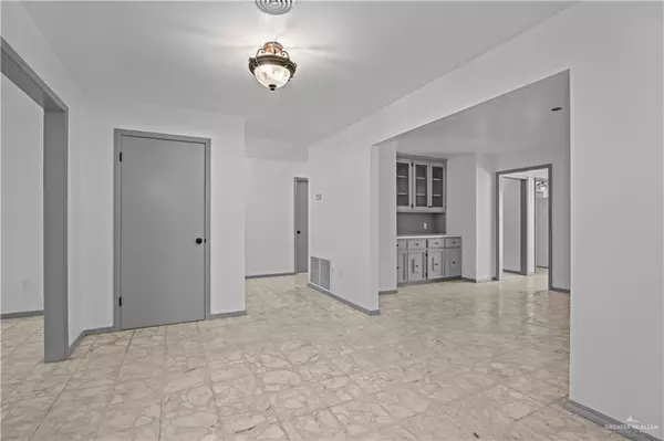 Mcallen, TX 78503,2416 S 2nd ST