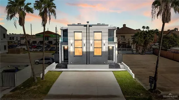 102 E Whiting ST, South Padre Island, TX 78597